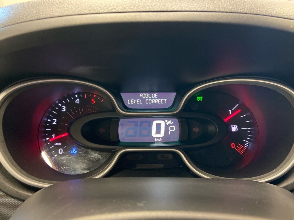 Renault Trafic 2022 Valkoinen