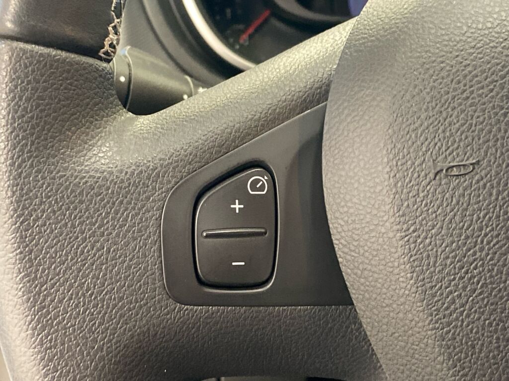 Renault Trafic 2022 Valkoinen