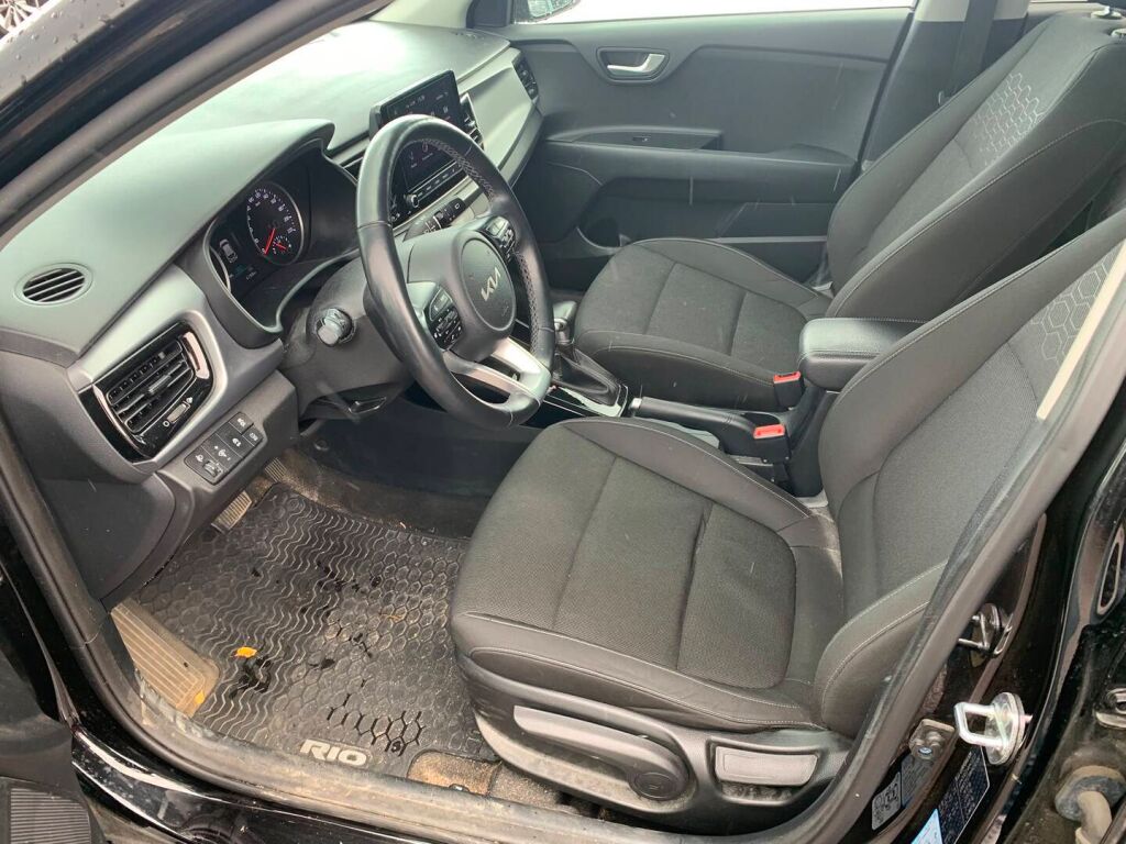 Kia Rio 2022 Musta