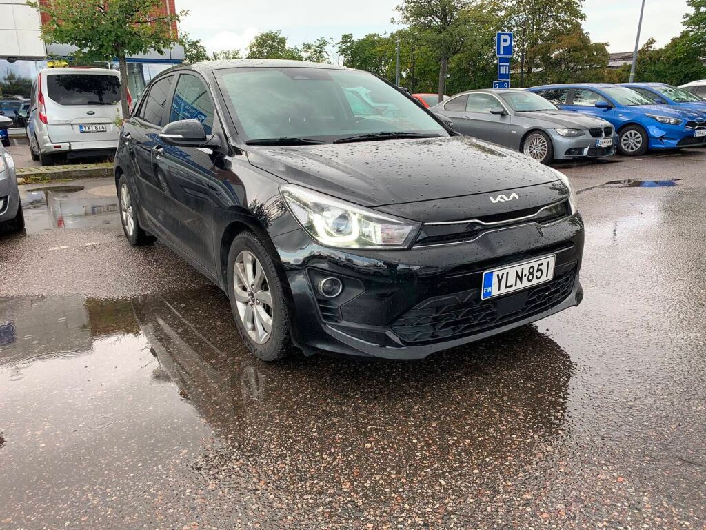 Kia Rio 2022 Musta