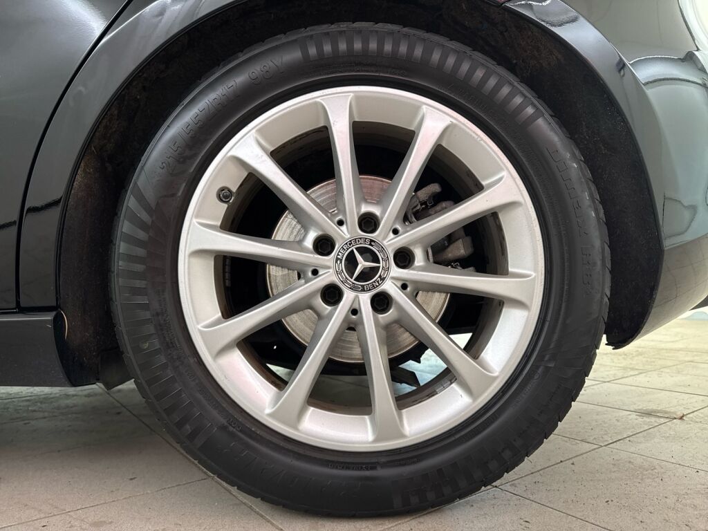 Mercedes-Benz A 2019 Musta