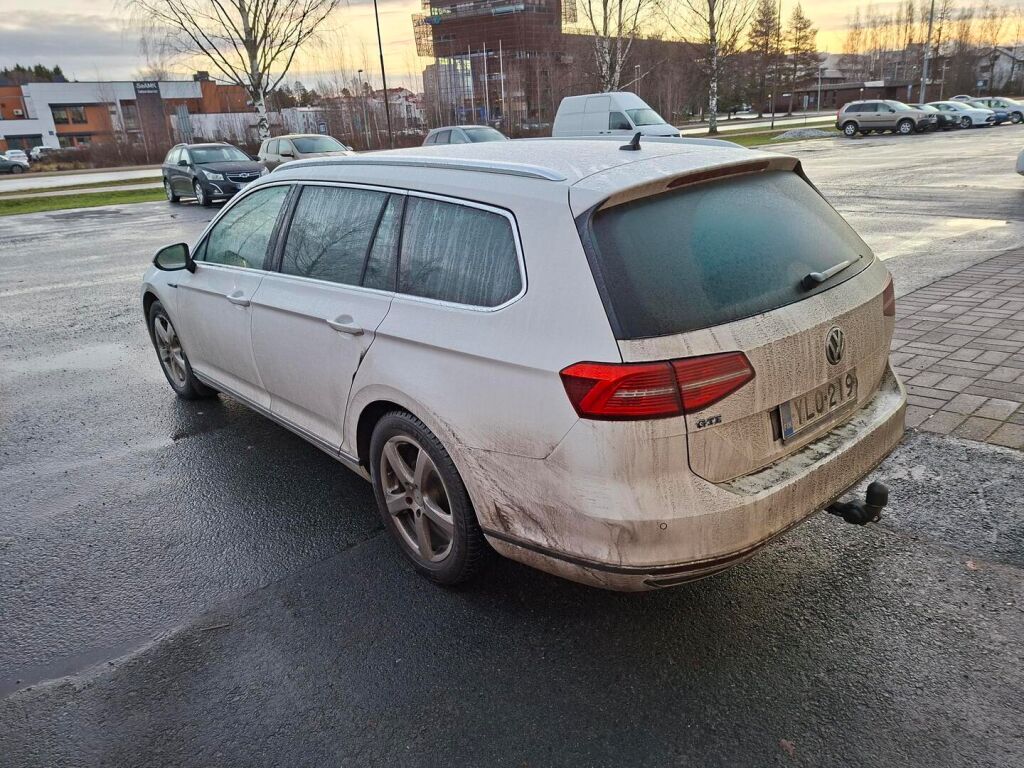 Volkswagen Passat 2018 Valkoinen