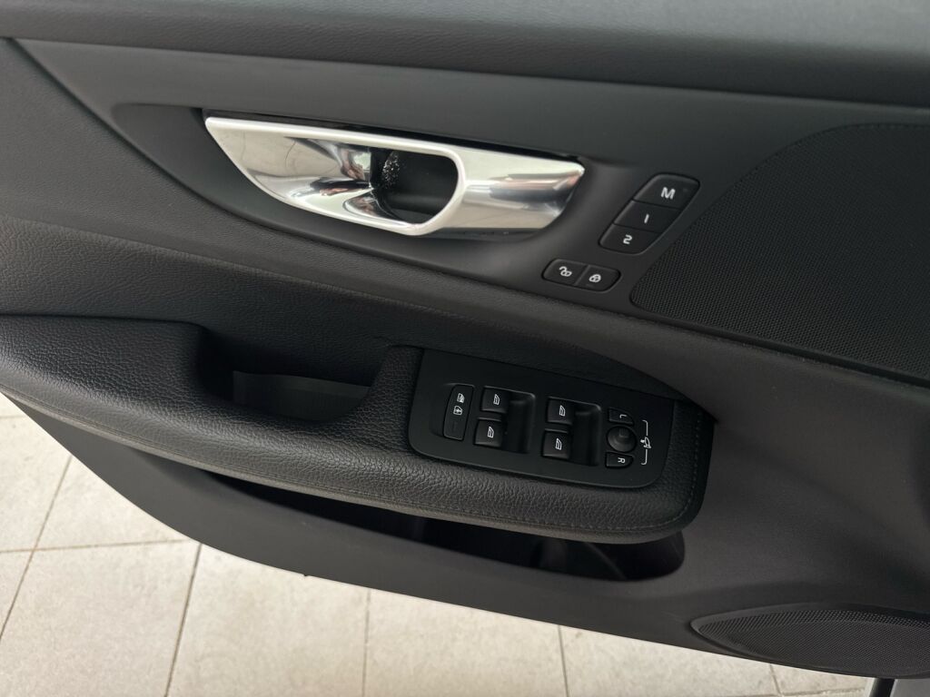 Volvo V60 2020 Harmaa