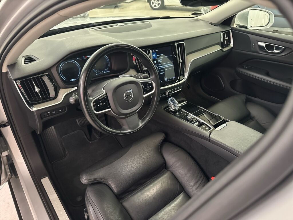 Volvo V60 2020 Harmaa