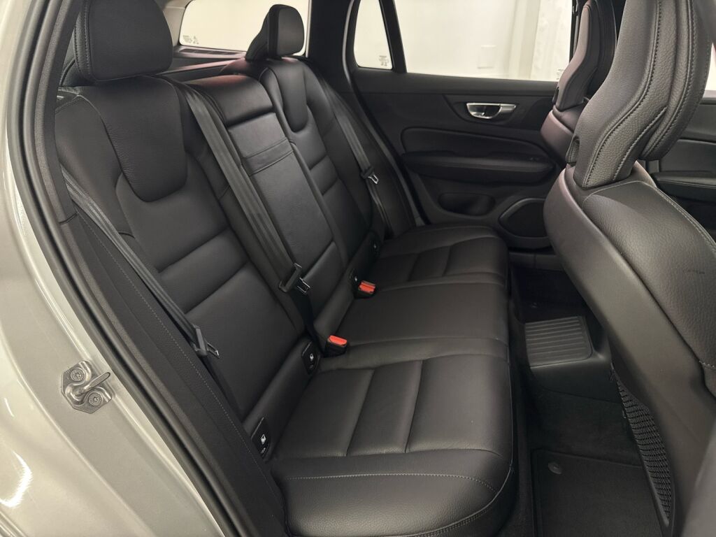 Volvo V60 2020 Harmaa