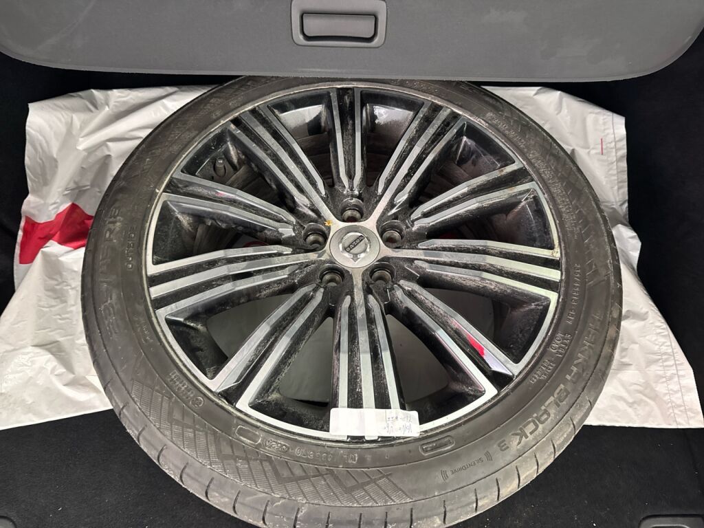 Volvo V60 2020 Harmaa