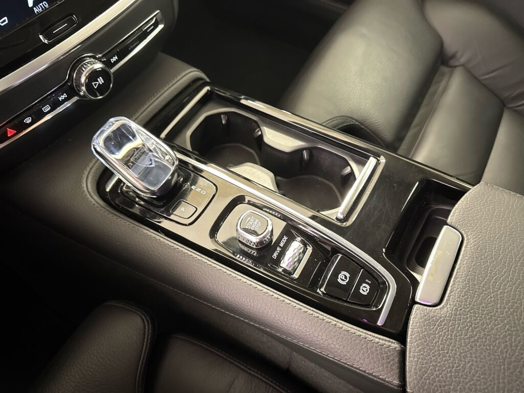 Volvo V60 2020 Harmaa