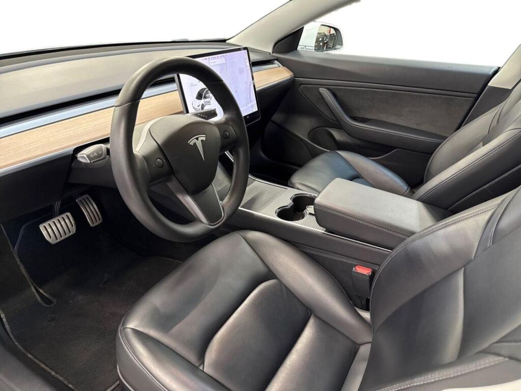 Tesla Model 3 2020 Valkoinen