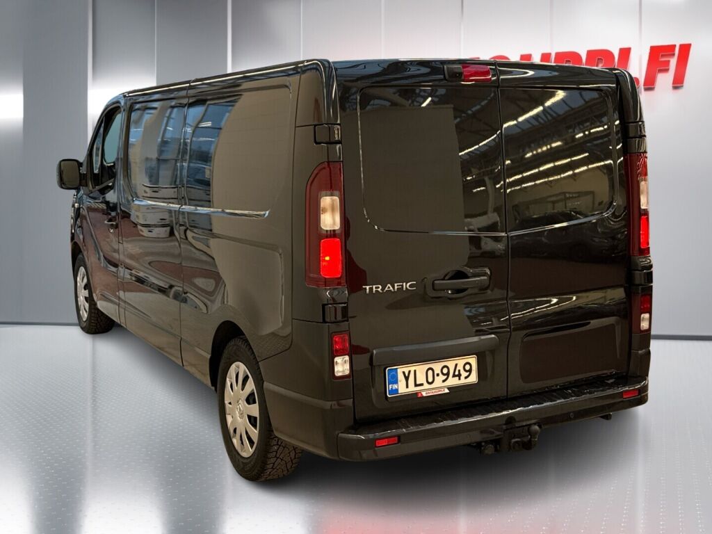 Renault Trafic 2020 Musta