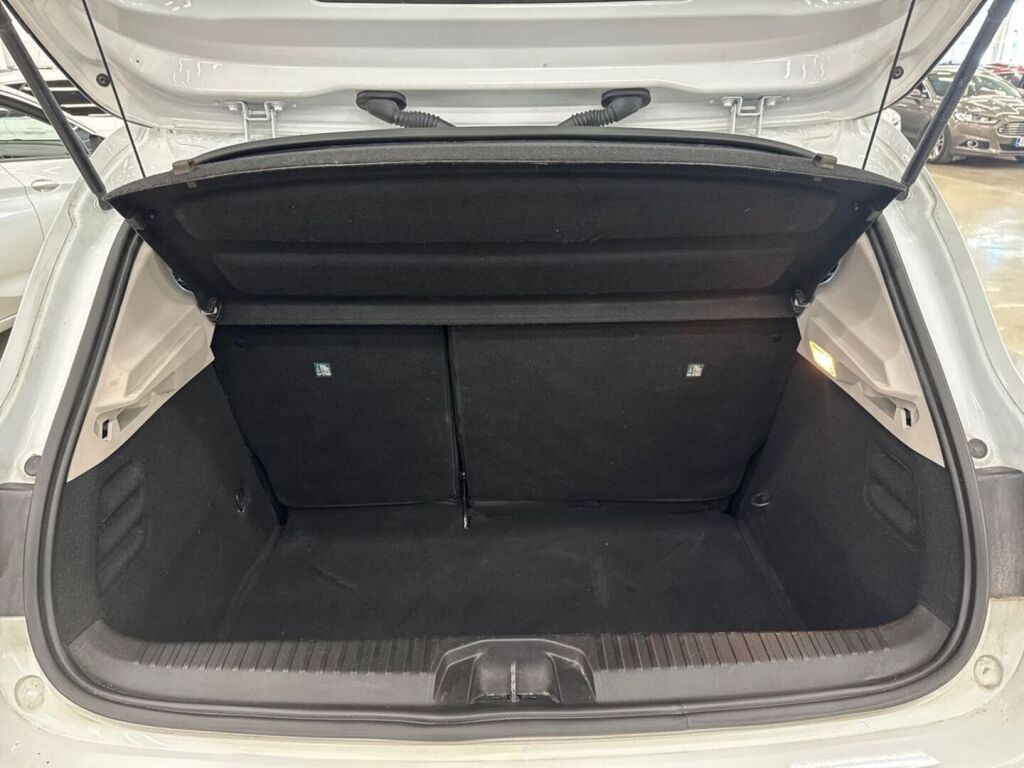 Renault Clio 2020 Valkoinen