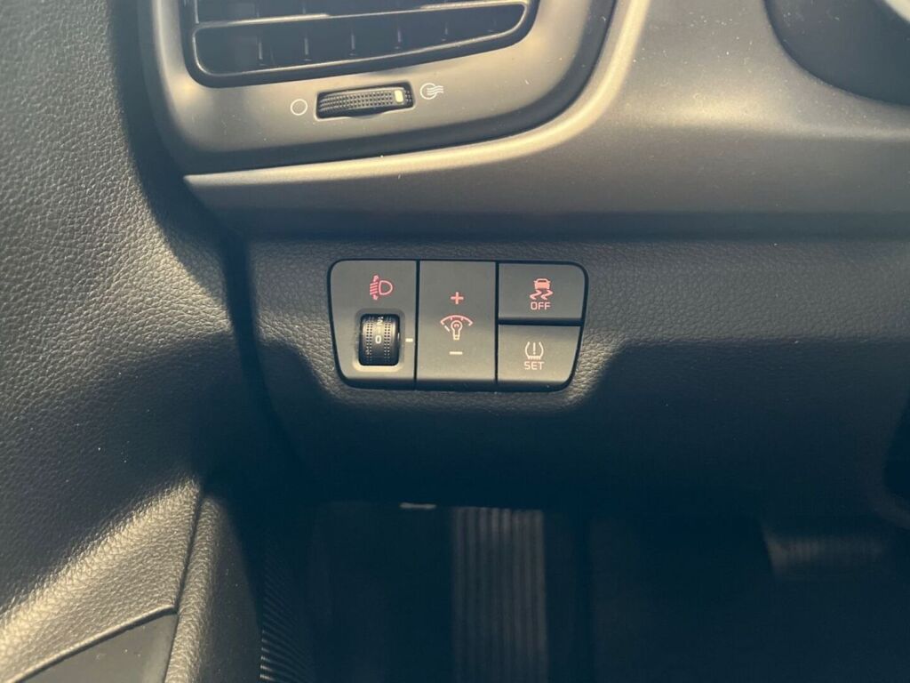Kia Rio 2020 Hopea