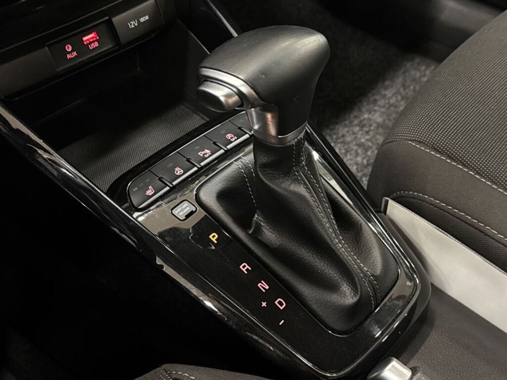 Kia Rio 2020 Punainen