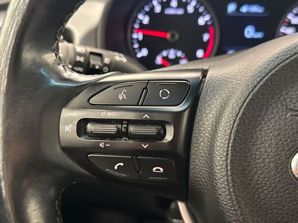 Kia Rio 2020 Punainen