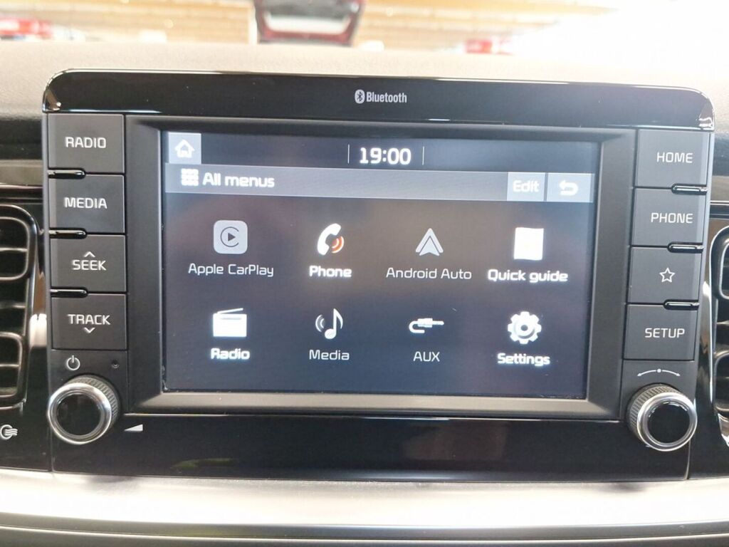 Kia Stonic 2020 Musta