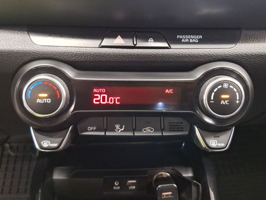 Kia Stonic 2020 Musta