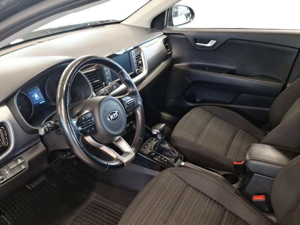 Kia Stonic 2020 Musta
