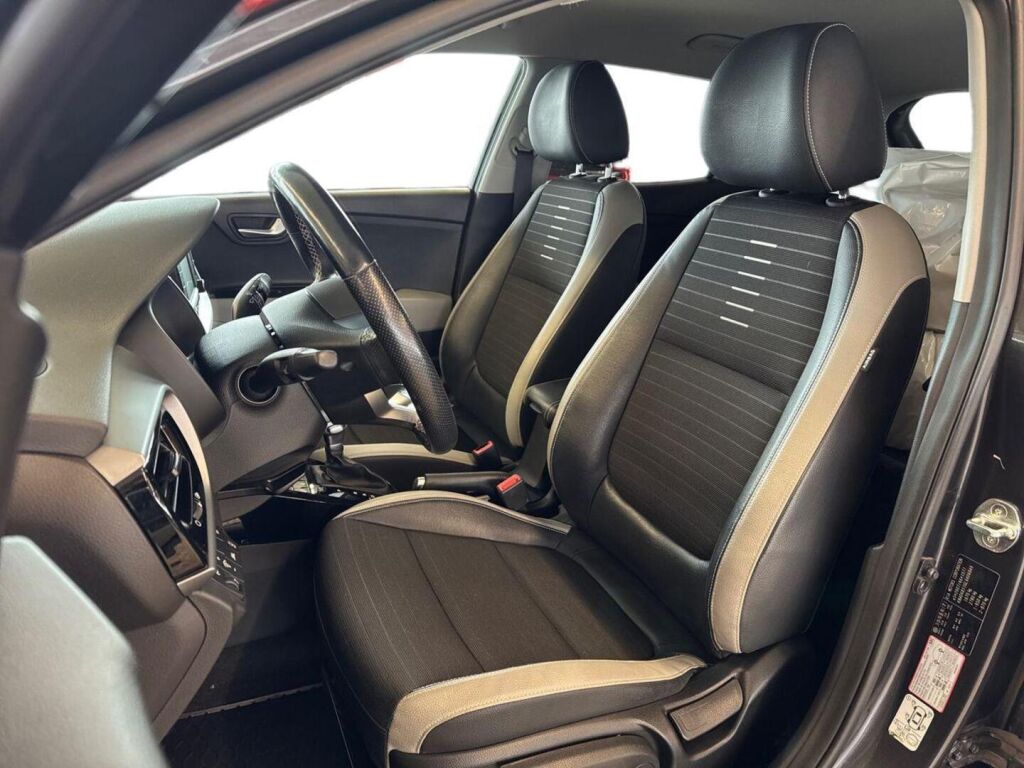 Kia Stonic 2020 Harmaa