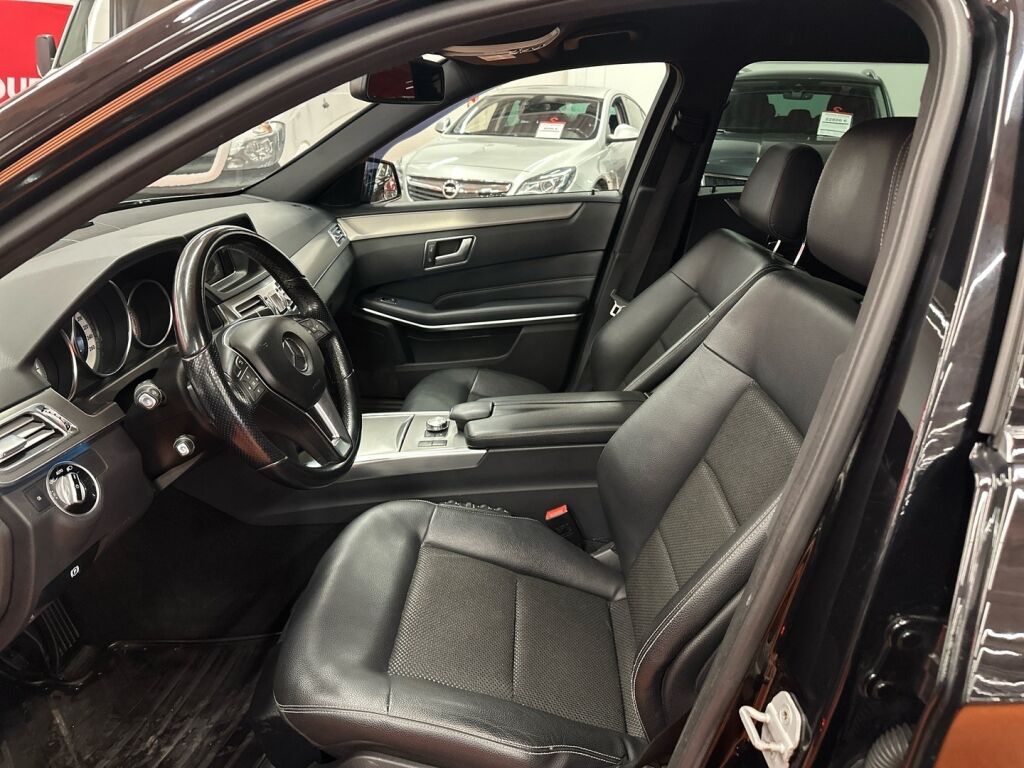 Mercedes-Benz E 2013 Musta