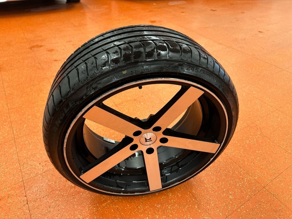 Mercedes-Benz E 2013 Musta