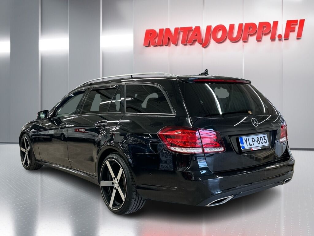 Mercedes-Benz E 2013 Musta