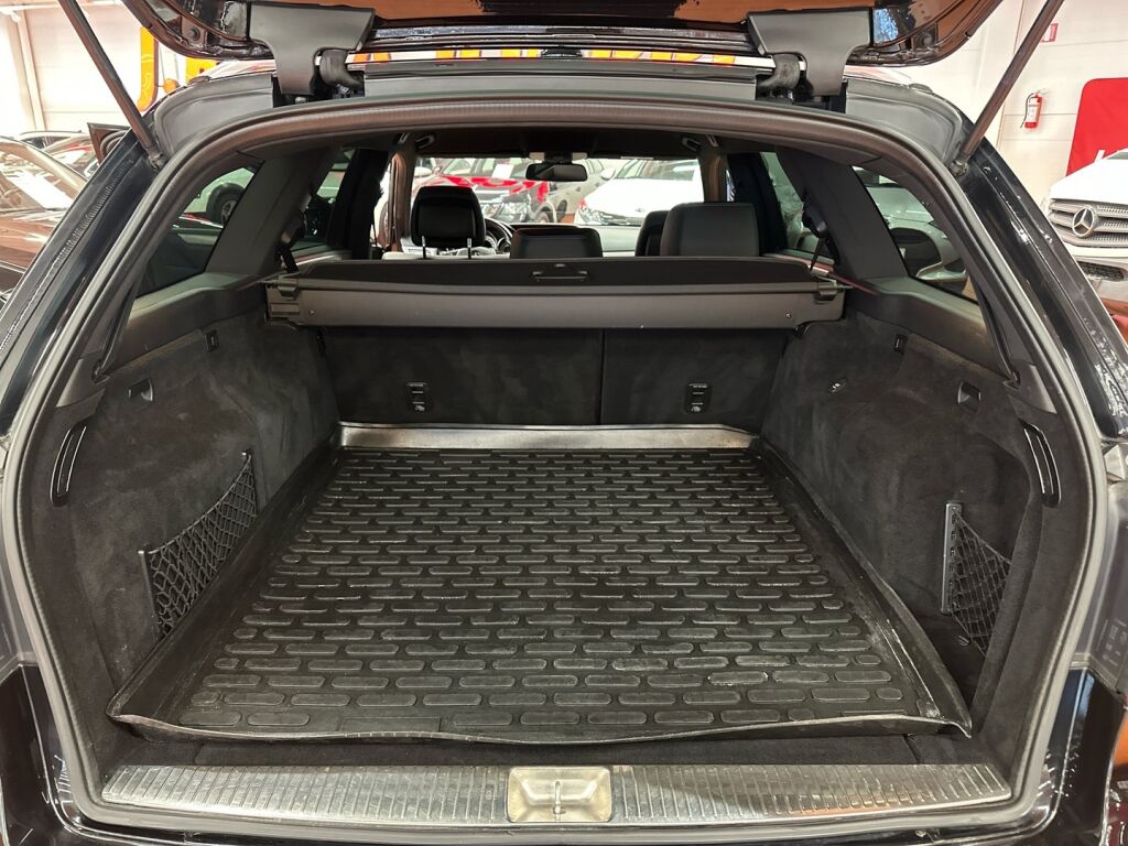 Mercedes-Benz E 2013 Musta