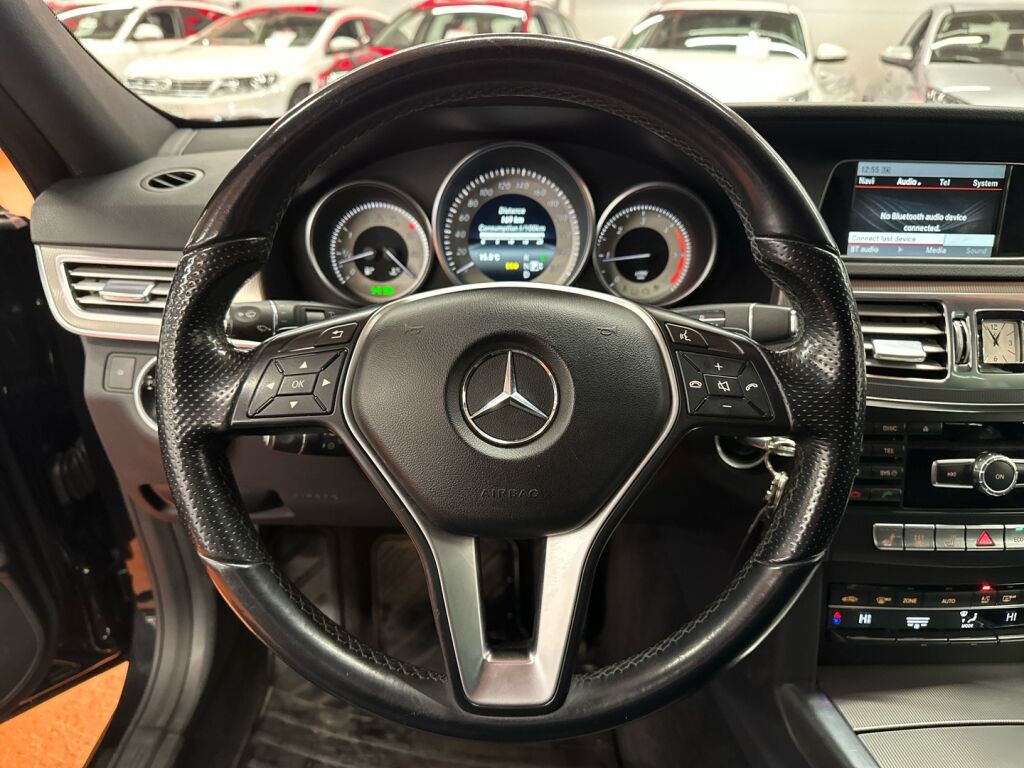Mercedes-Benz E 2013 Musta