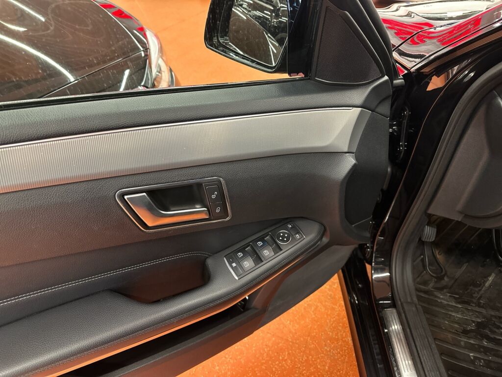 Mercedes-Benz E 2013 Musta