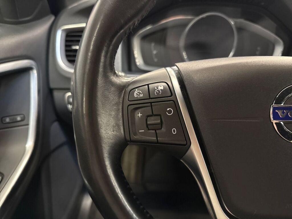 Volvo V60 2017 Harmaa