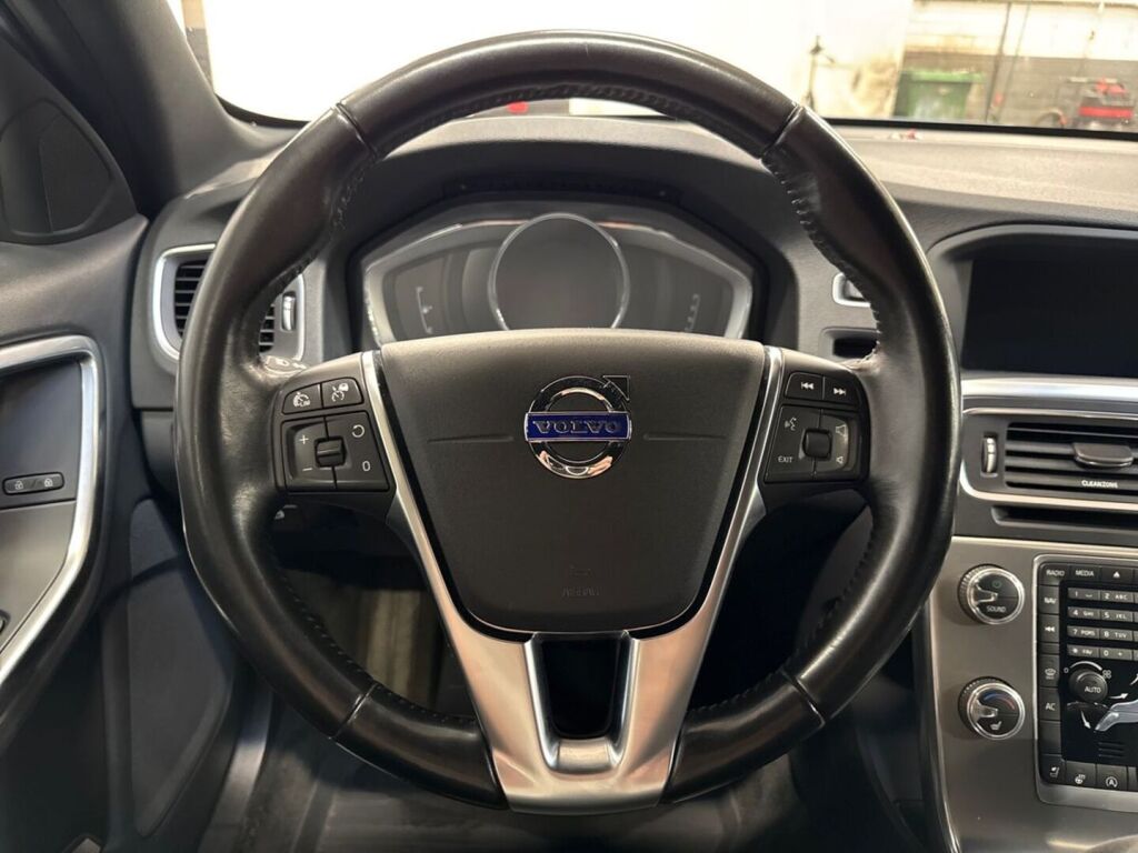 Volvo V60 2017 Harmaa