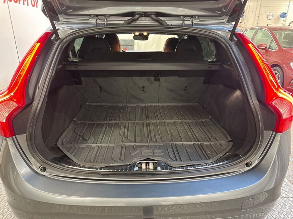Volvo V60 2017 Harmaa