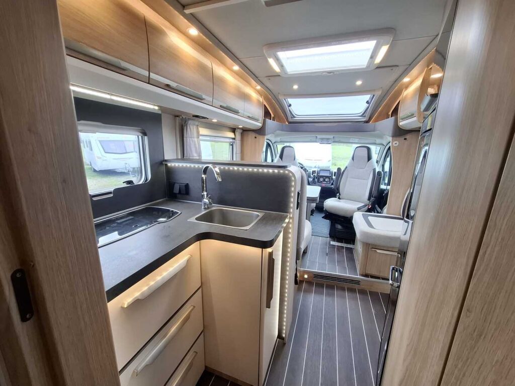 Knaus Sky TI 700 MX Platinum Selection 2020 Valkoinen