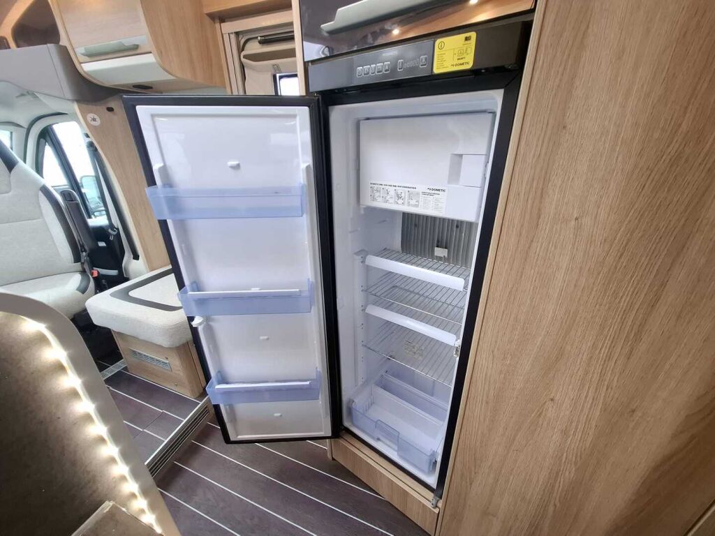 Knaus Sky TI 700 MX Platinum Selection 2020 Valkoinen