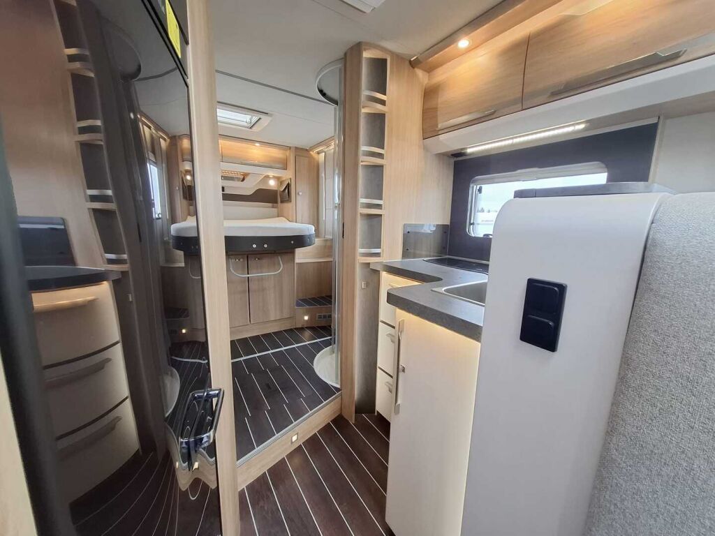 Knaus Sky TI 700 MX Platinum Selection 2020 Valkoinen