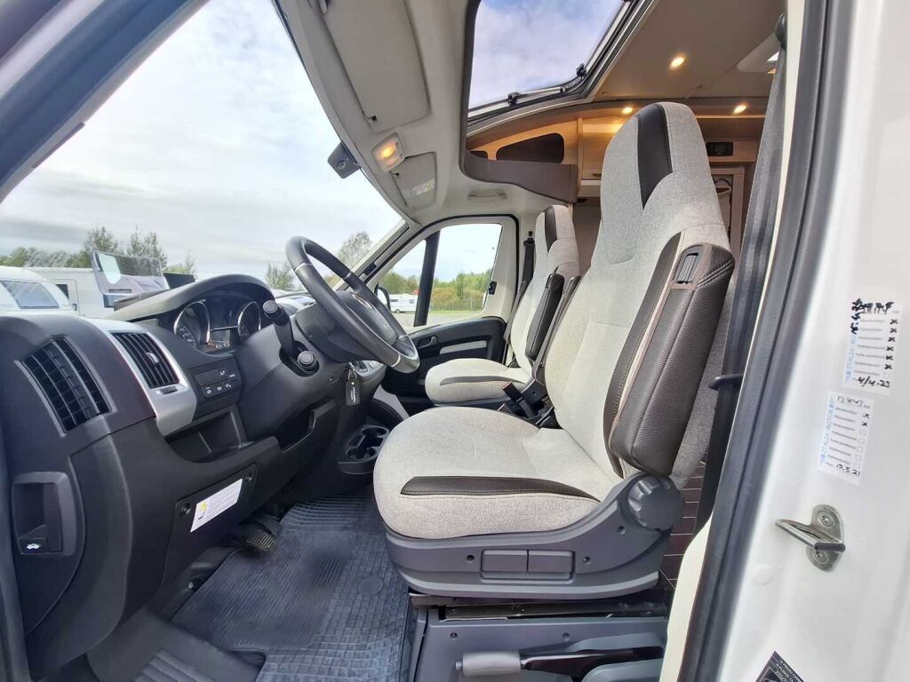 Knaus Sky TI 700 MX Platinum Selection 2020 Valkoinen