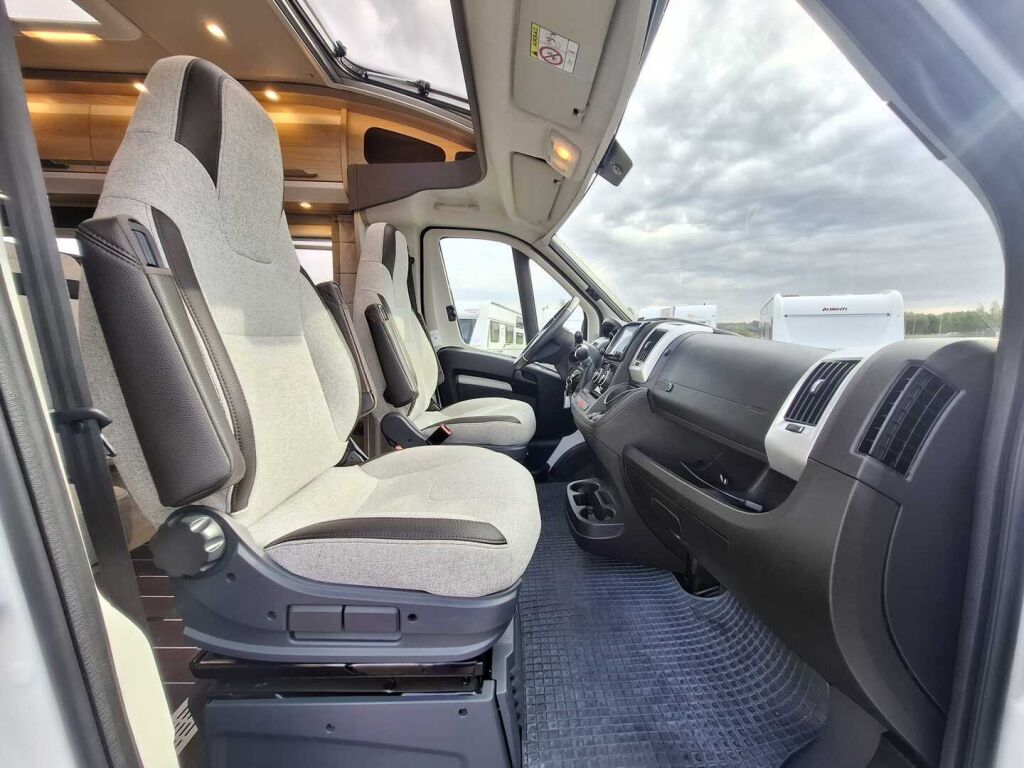 Knaus Sky TI 700 MX Platinum Selection 2020 Valkoinen