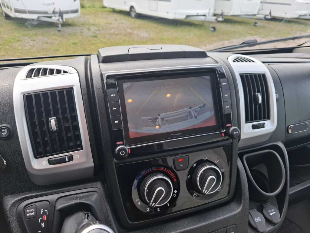 Knaus Sky TI 700 MX Platinum Selection 2020 Valkoinen