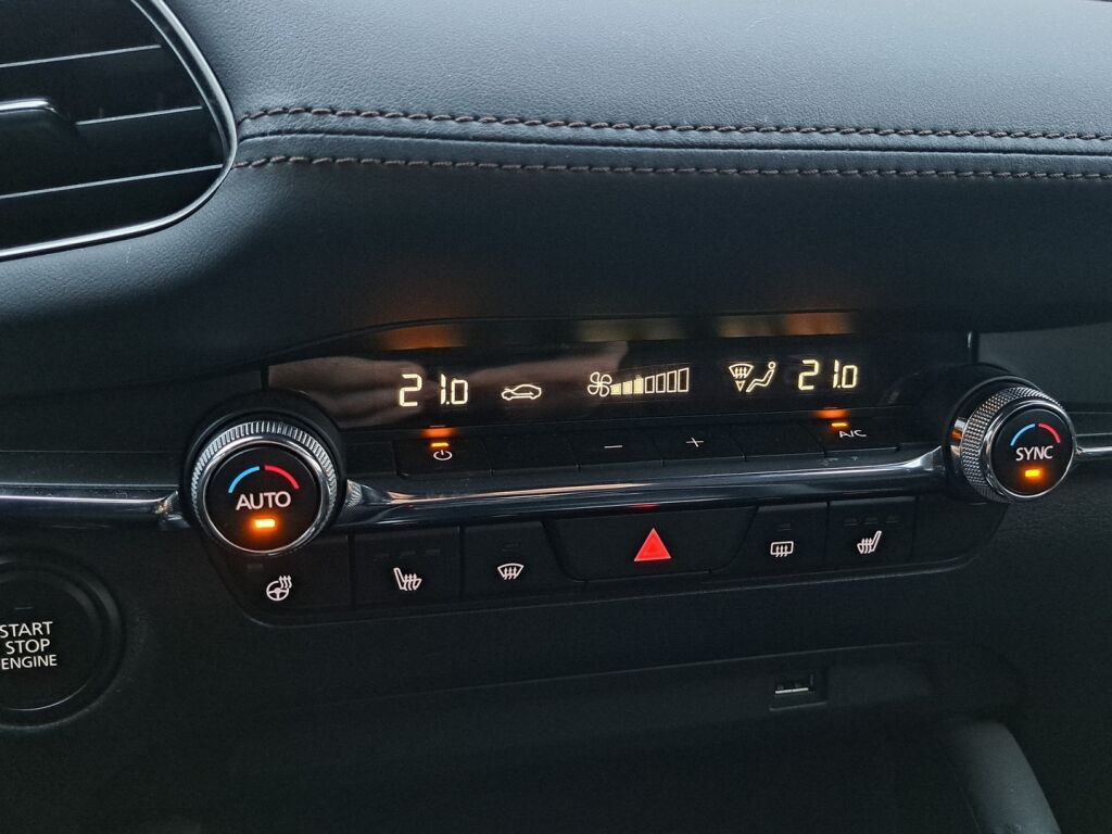 Mazda Mazda3 2020 Musta