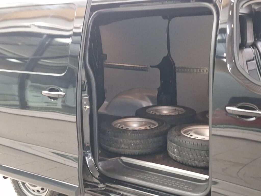 Opel Vivaro 2020 Musta