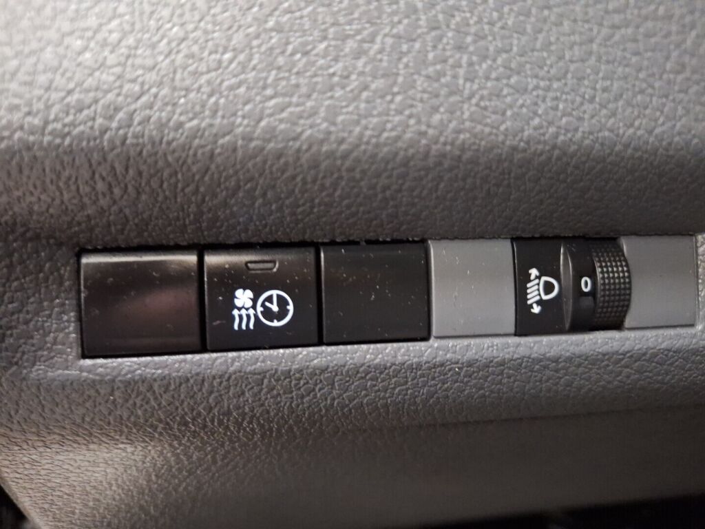 Opel Vivaro 2020 Musta