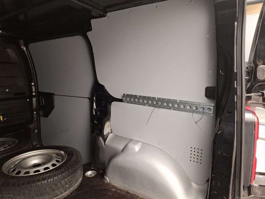 Opel Vivaro 2020 Musta