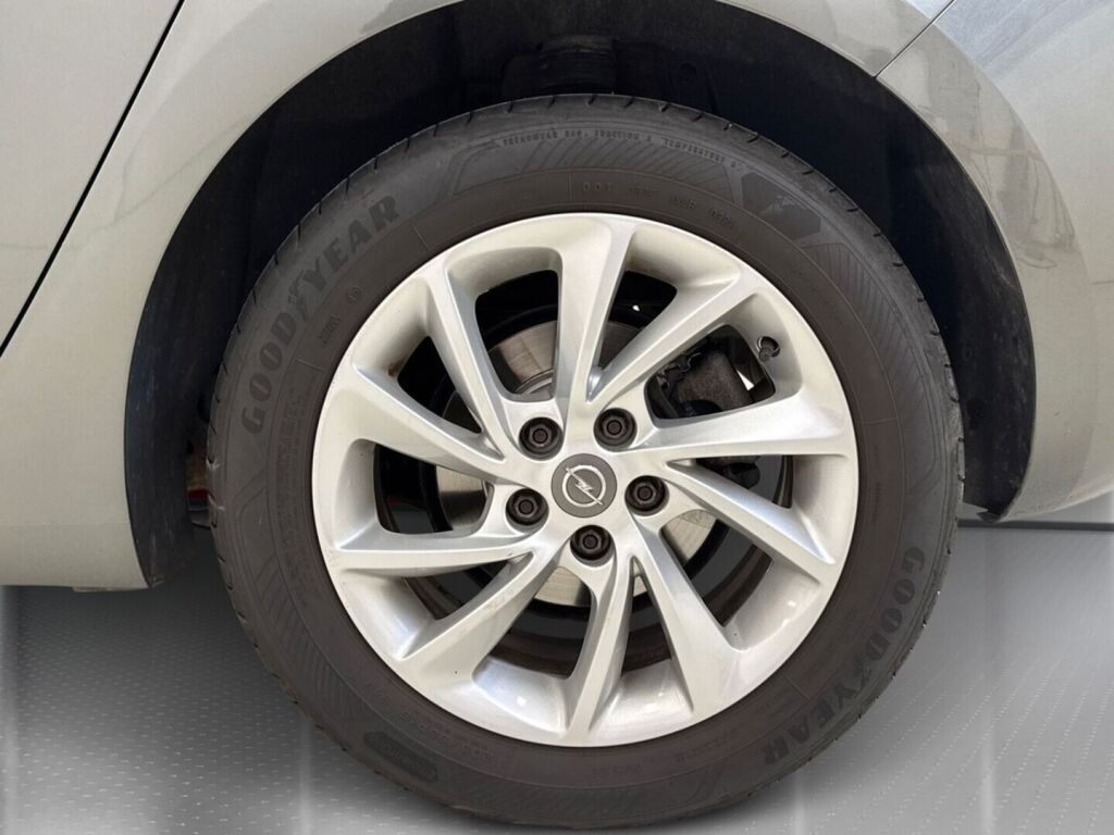Opel Astra 2020 Harmaa