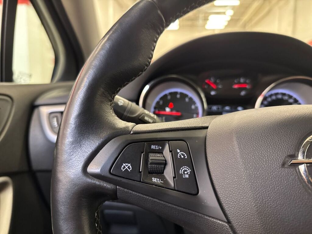 Opel Astra 2020 Harmaa