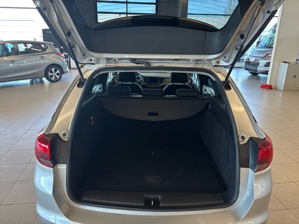 Opel Astra 2020 Hopea