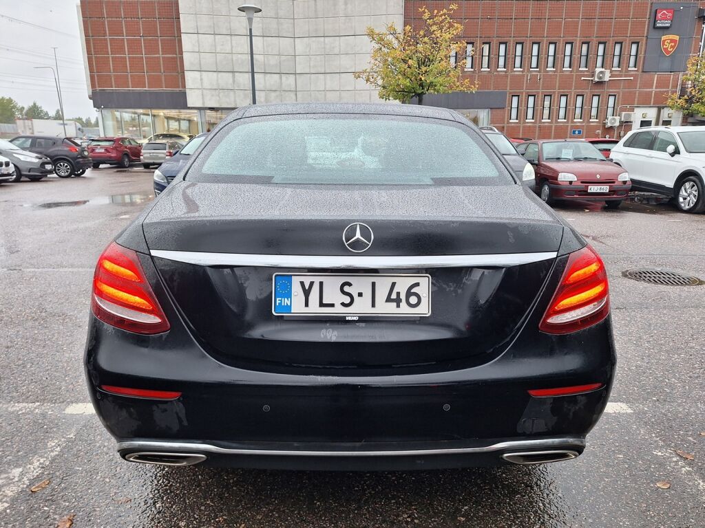 Mercedes-Benz E 2016 Musta