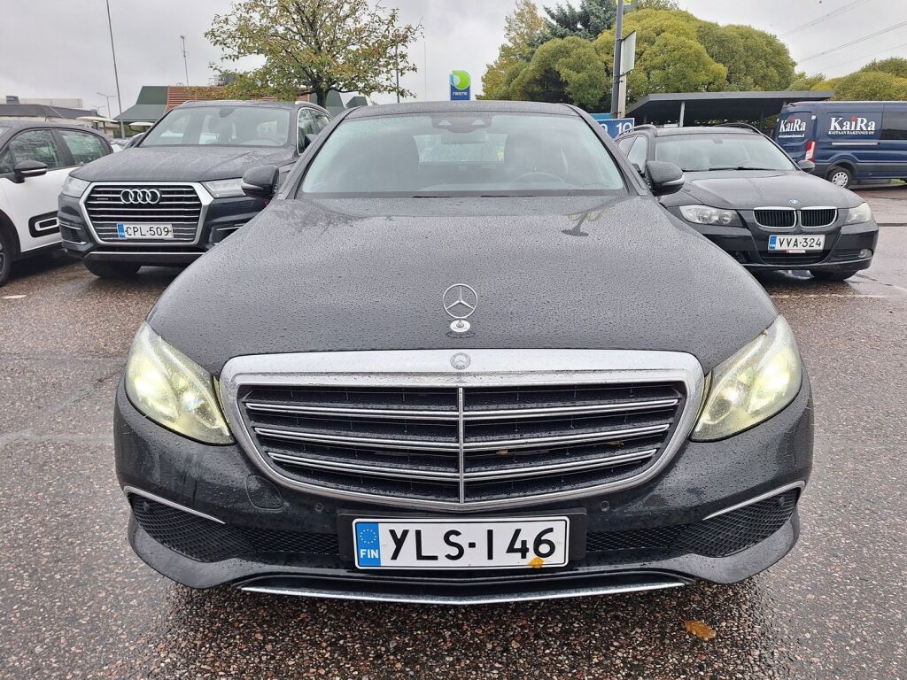 Mercedes-Benz E 2016 Musta