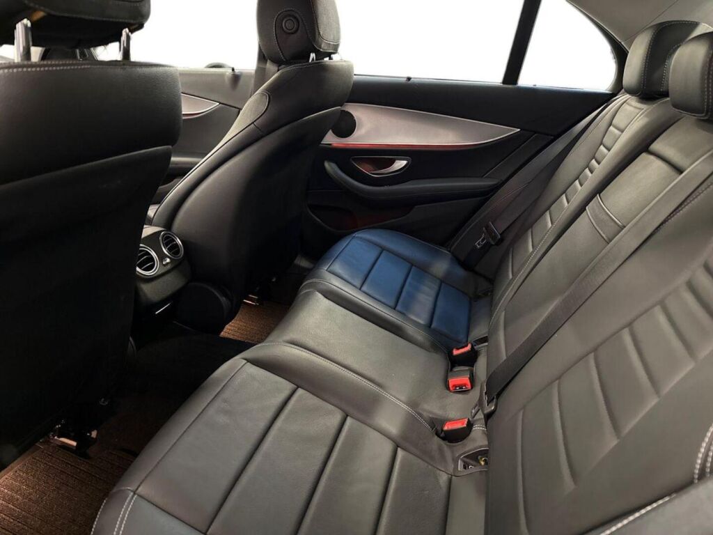 Mercedes-Benz E 2016 Musta