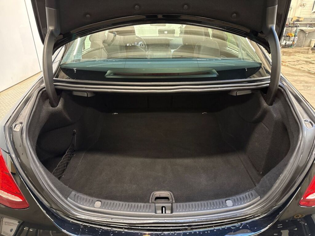 Mercedes-Benz E 2016 Musta