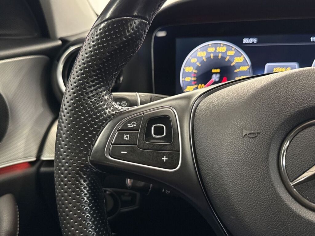 Mercedes-Benz E 2016 Musta