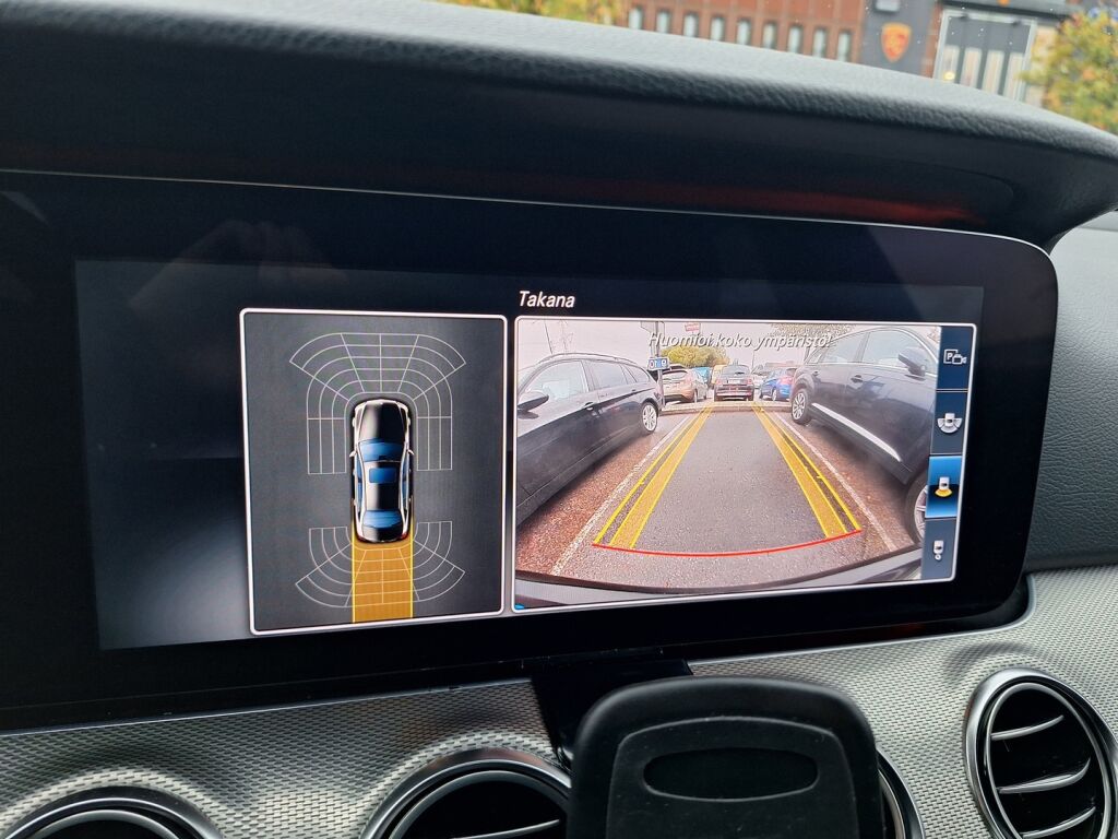 Mercedes-Benz E 2016 Musta
