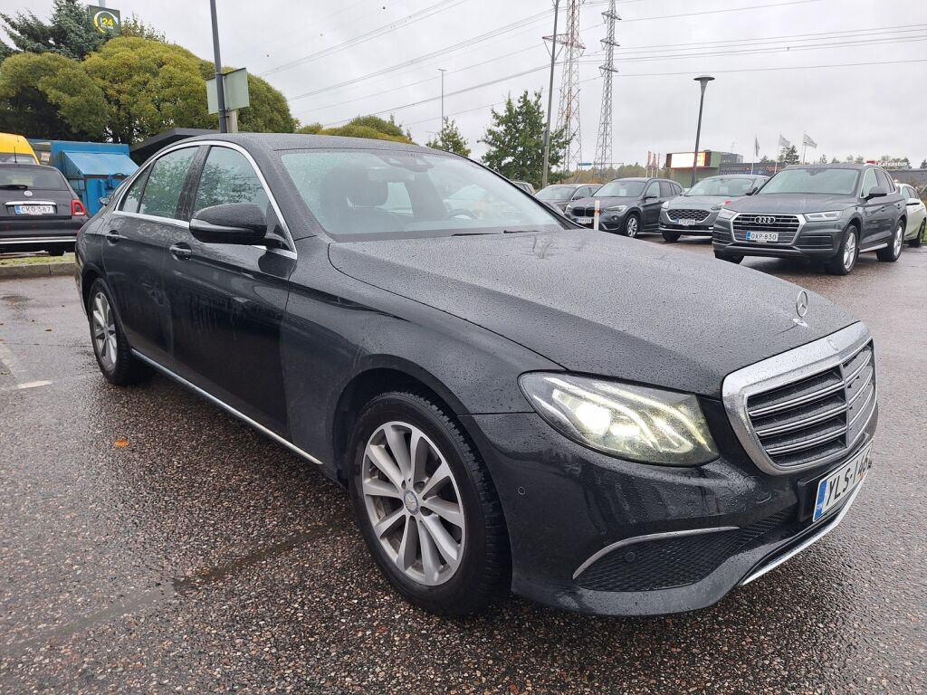 Mercedes-Benz E 2016 Musta